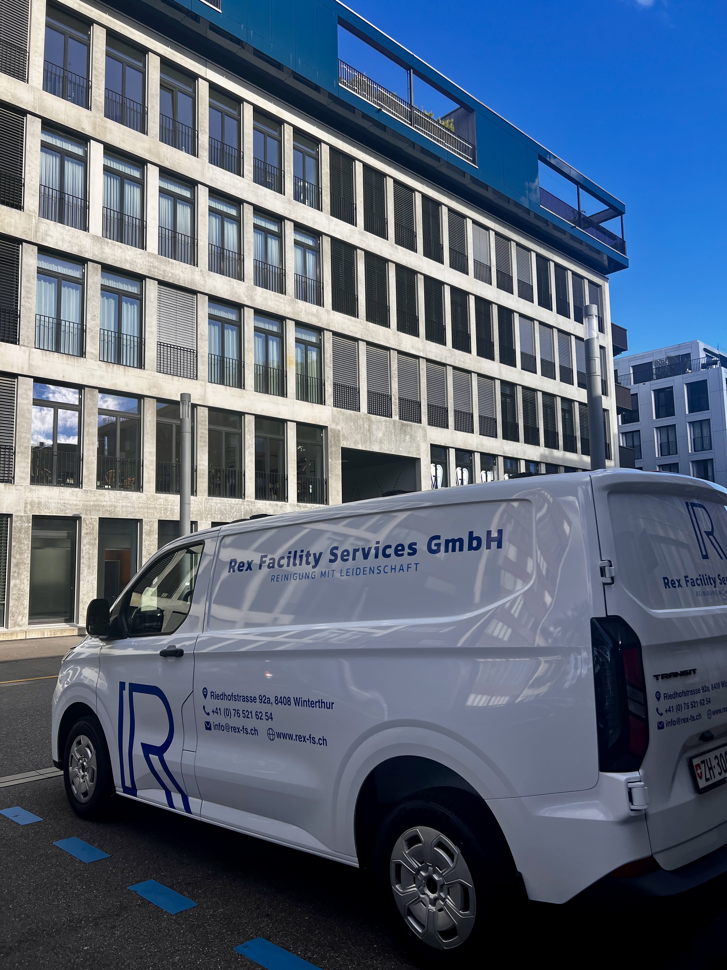 Rex Facility Services Firmenwagen in Winterthur